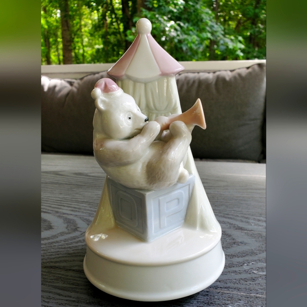 Vintage Arnart Circus Bear Musical Figurine 1986 Nursery Baby